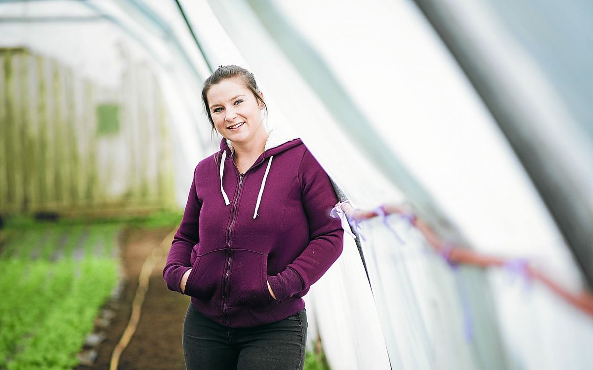« L’Amour est dans le pré » : Océane, la maraîchère près de Lannion, a choisi ses deux prétendants « au feeling »