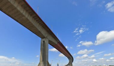 une femme portée disparue après avoir sauté d’un pont sous les yeux de sa mère