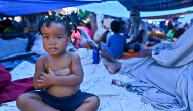 plus de 2.000 enfants contraints de dormir dehors en France, selon un baromètre