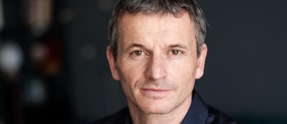 Nicolas Beaucaire, vu dans la série emblématique "Plus belle la vie" s'est suicidé à 52 ans, après une "grave et subite dépression" - Il avait également joué dans "Une famille formidable" ou "Candice Renoir"