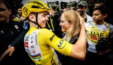 Tadej Pogacar présent au bord des routes du Tour de Romandie féminin pour encourager Urska Zigart