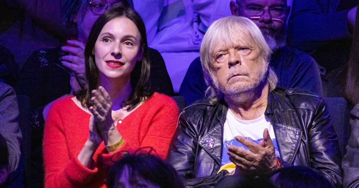 Renaud peut compter sur elle ! Depuis un an, Lolita Séchan, sa fille unique, est devenue un pilier de sa carrière