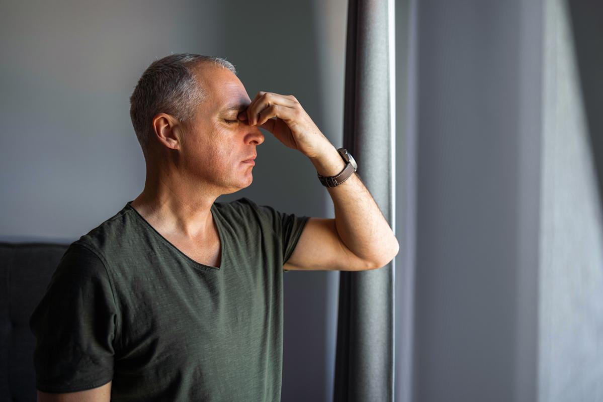 À 63 ans, il commence à sentir des odeurs étranges et s'en inquiète, c'était le signe d'un cancer incurable