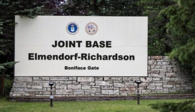 la base militaire d’Elmendorf-Richardson, un site stratégique de l’armée américaine
