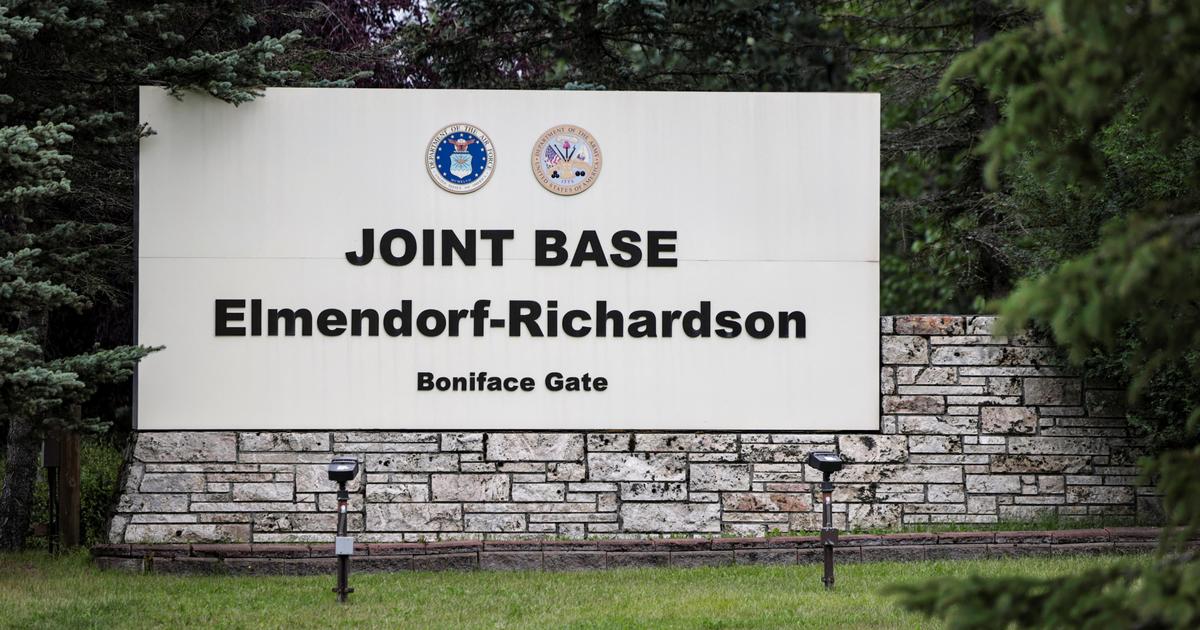 la base militaire d’Elmendorf-Richardson, un site stratégique de l’armée américaine
