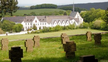Quand les monastères disparaissent en Allemagne // Au Brésil, les communautés indigènes ne veulent pas voir leurs langues disparaître