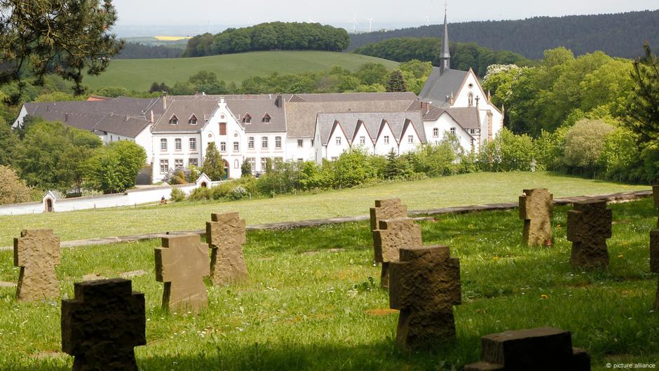 Quand les monastères disparaissent en Allemagne // Au Brésil, les communautés indigènes ne veulent pas voir leurs langues disparaître