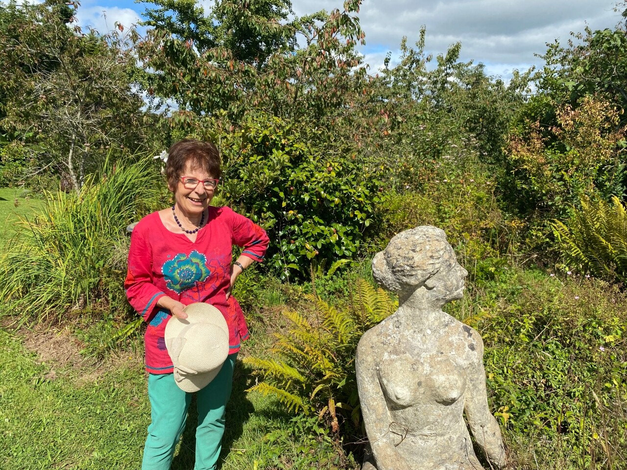 Fleurs, sculptures… Un jardin unique à explorer dans le Cotentin
