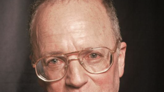 "T'as voulu m'éliminer !" : Thierry Roland furieux, a frôlé la mort à cause d'un célèbre animateur !