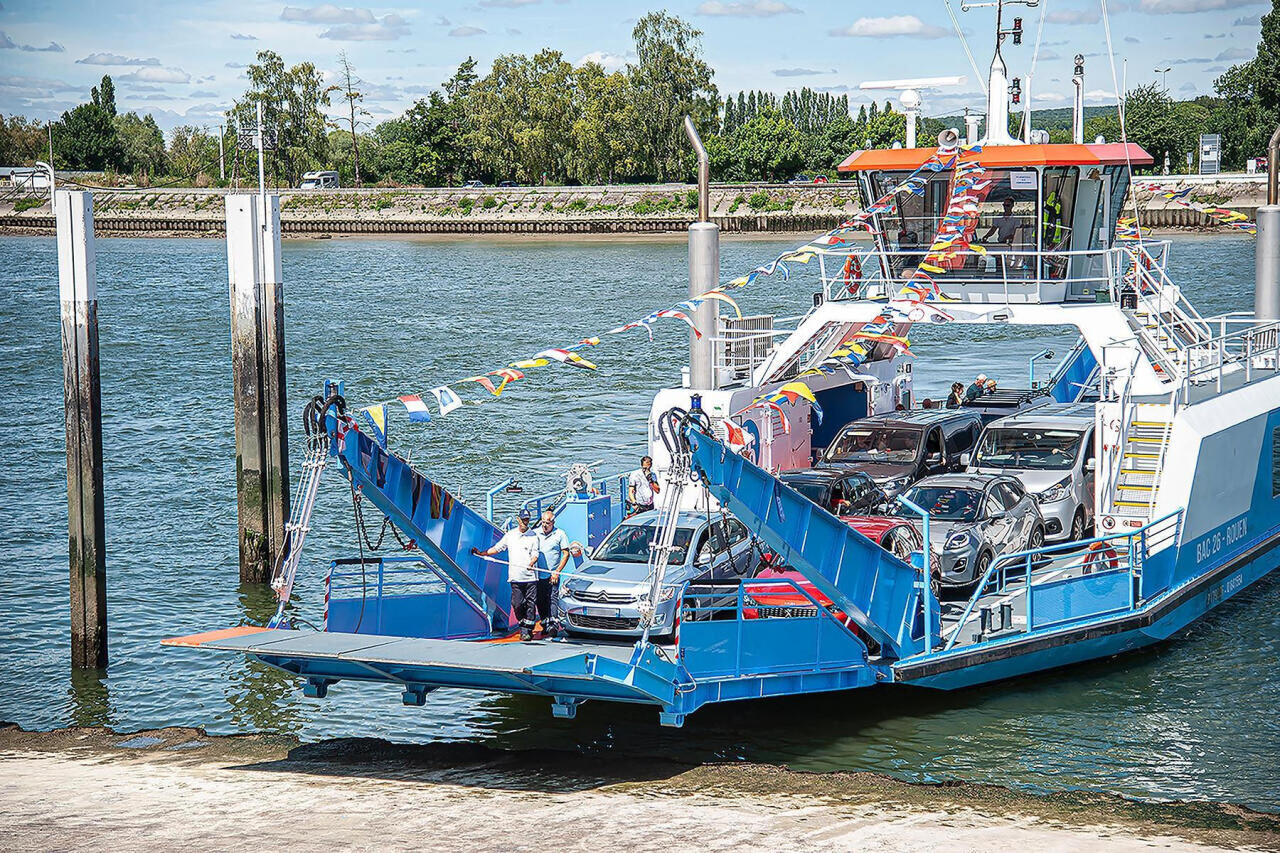 une panne met un bac fluvial à l’arrêt