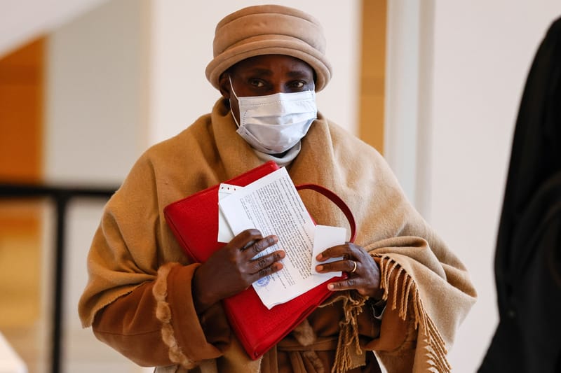 Agathe Habyarimana, veuve de l'ancien président rwandais hutu assassiné, arrive au palais de justice de Paris, le 3 novembre 2020