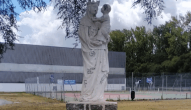 une statue de la Vierge vandalisée au sud de Nantes