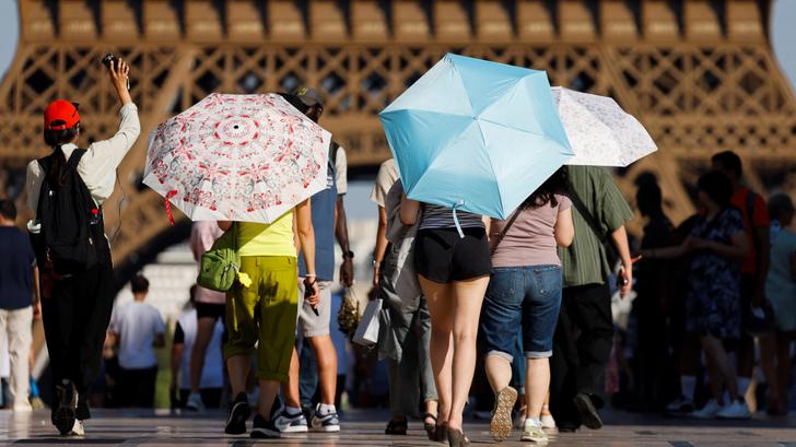 Une canicule « intense » frappe la France cette semaine : s’oriente-t-on vers un scénario pire qu’en 2003 ? (photo d’illustration prise à Paris le 30 juin 2025)