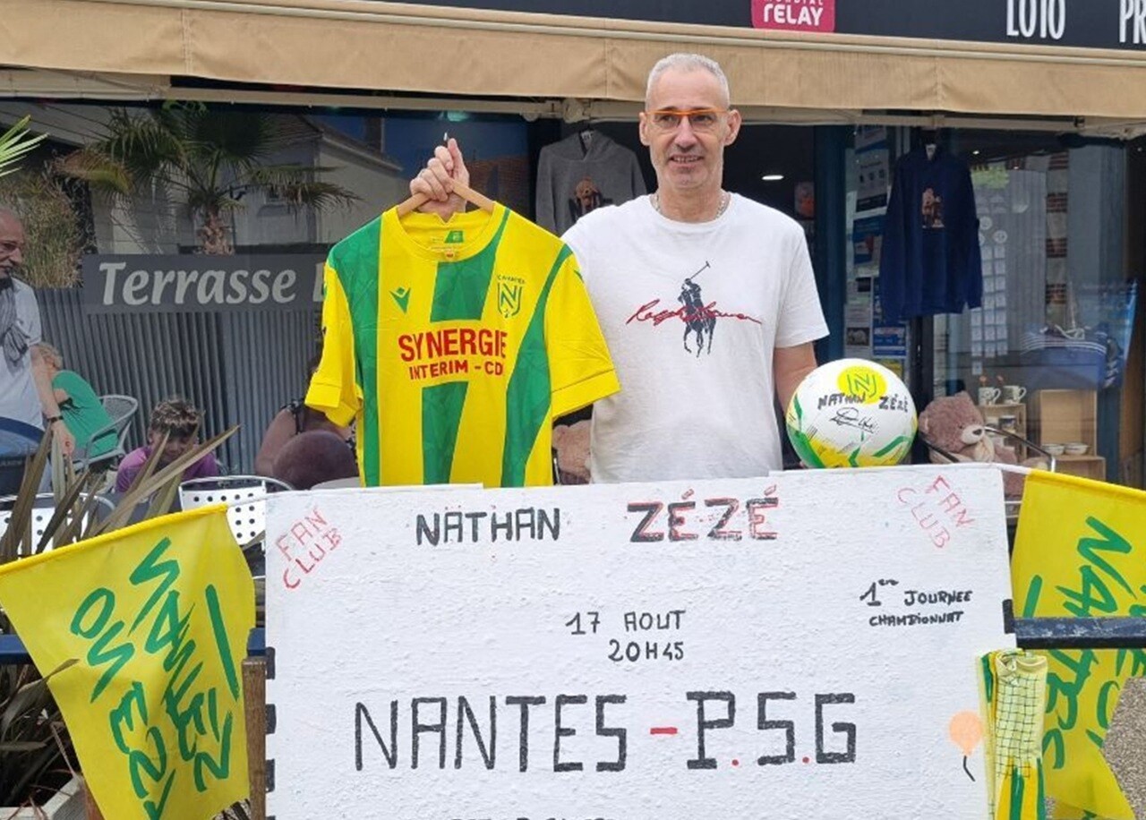 des supporters du FC Nantes près de Pornic en soutien pour le premier match de la saison contre le PSG