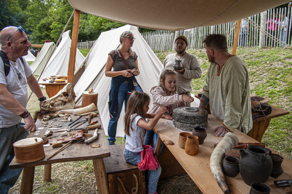 Pendant deux journées, les visiteurs ont vécu dans une ambiance Viking, au milieu de musiciens et artisans.