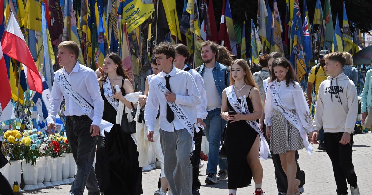 Les hommes ukrainiens âgés de 18 à 22 ans pourront quitter le pays