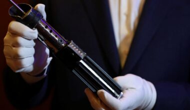 Mis aux enchères, le sabre de Dark Vador pourrait se vendre jusqu’à trois millions de dollars