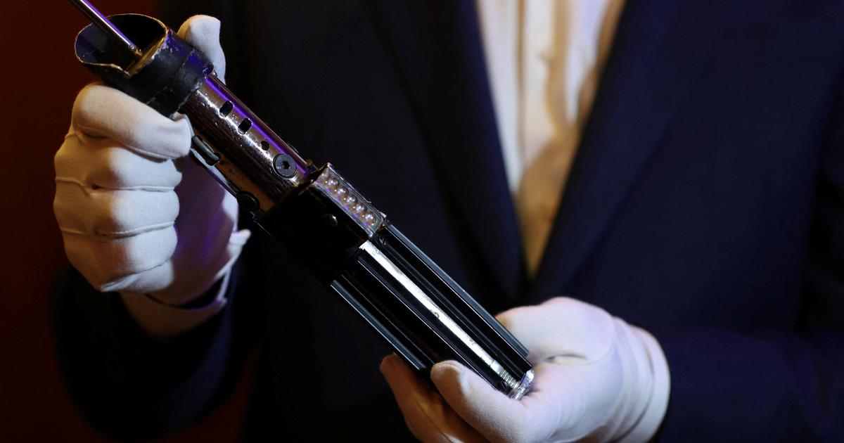 Mis aux enchères, le sabre de Dark Vador pourrait se vendre jusqu’à trois millions de dollars