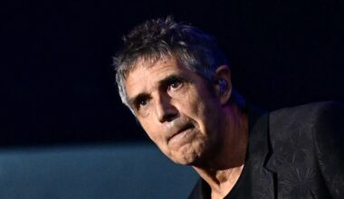 Julien Clerc avoue être un piètre grand-père