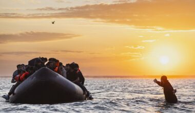 L’accord entre la France et le Royaume-Uni sur les migrants qui traversent la Manche entre en vigueur