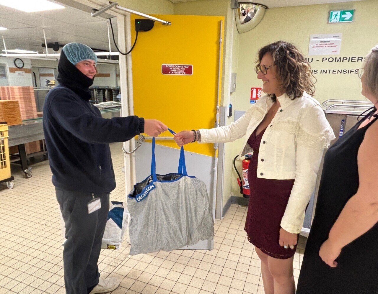 cet hôpital transforme les repas non servis en paniers antigaspillage pour son personnel