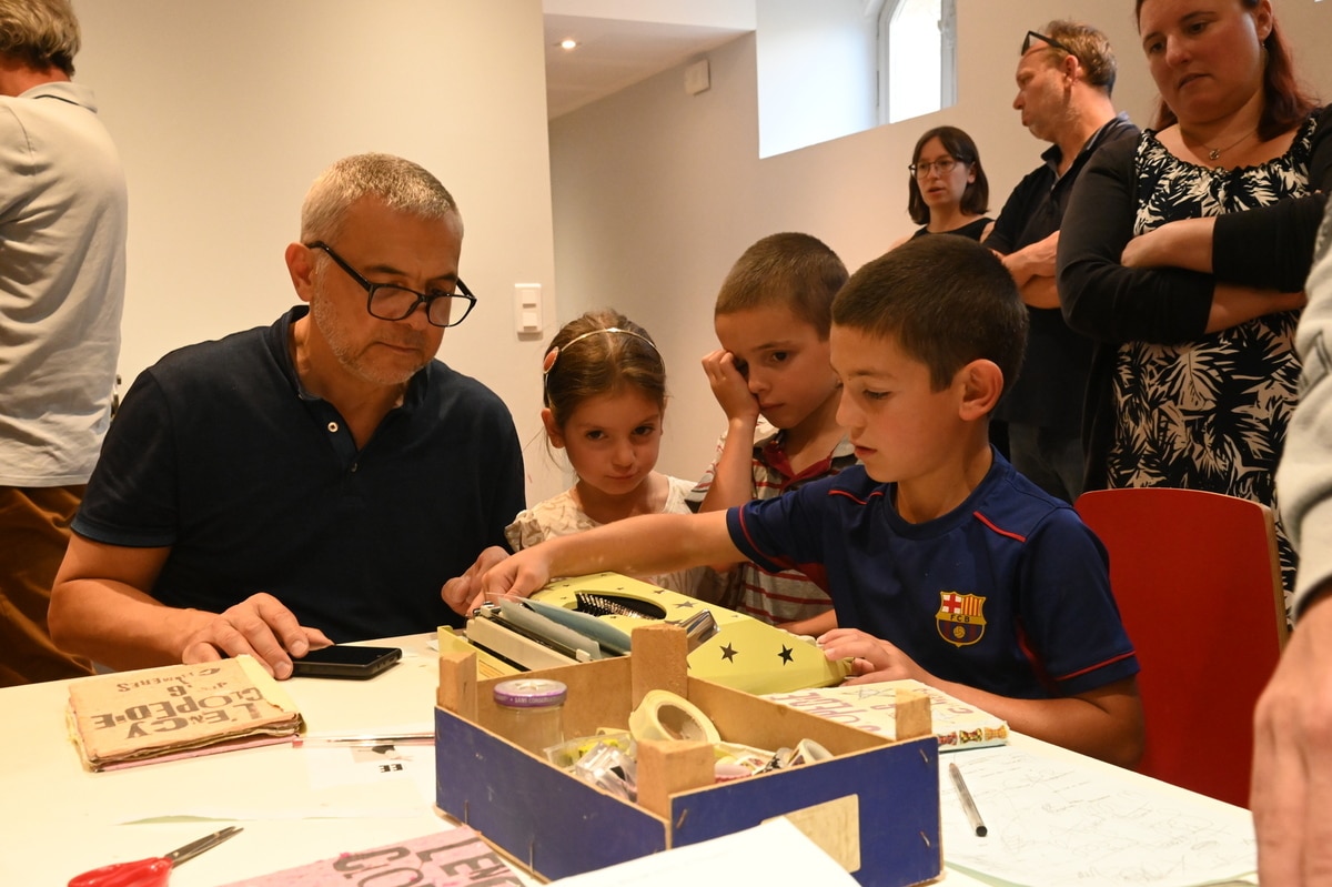 Un bel atelier autour du livre au XVIIIe siècle pour le PRE et la Mission locale