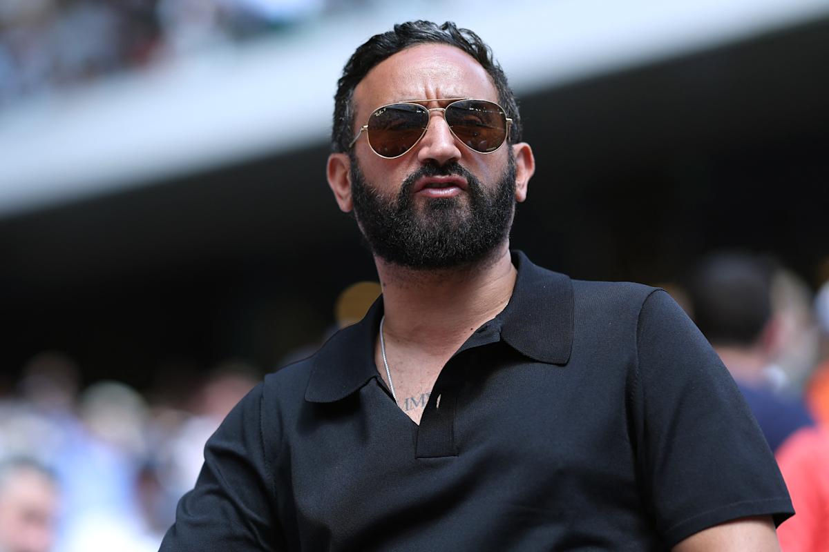 Cyril Hanouna - "Il se prend pour une star", "La frime dans toute sa splendeur", "Il éclabousse avec sa fortune", "Vous êtes juste jaloux" : les internautes en désaccord à propos des vacances luxueuses de l'animateur