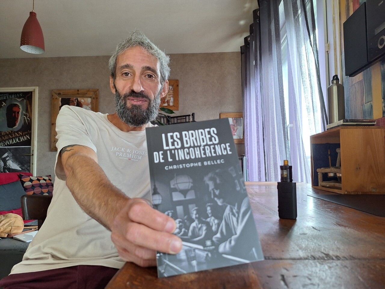 en Bretagne, il a sorti son premier livre après avoir arrêté l’alcool