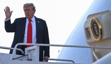 Donald Trump est en route pour l’Alaska, avant le sommet avec Vladimir Poutine