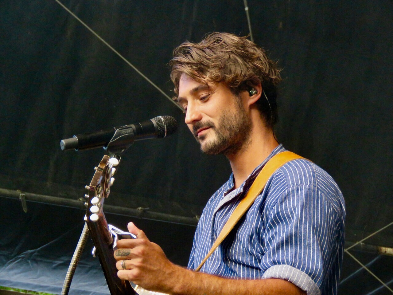 un grand concert gratuit organisé en plein air dans ce quartier