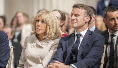 Emmanuel et Brigitte Macron en vacances : ces nouvelles photos en maillot de bain qui font sensation
