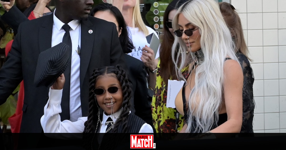 "C'est tellement inapproprié" : North West arbore un look jugé peu adapté, Kim Kardashian subit la foudre des internautes (photos)
