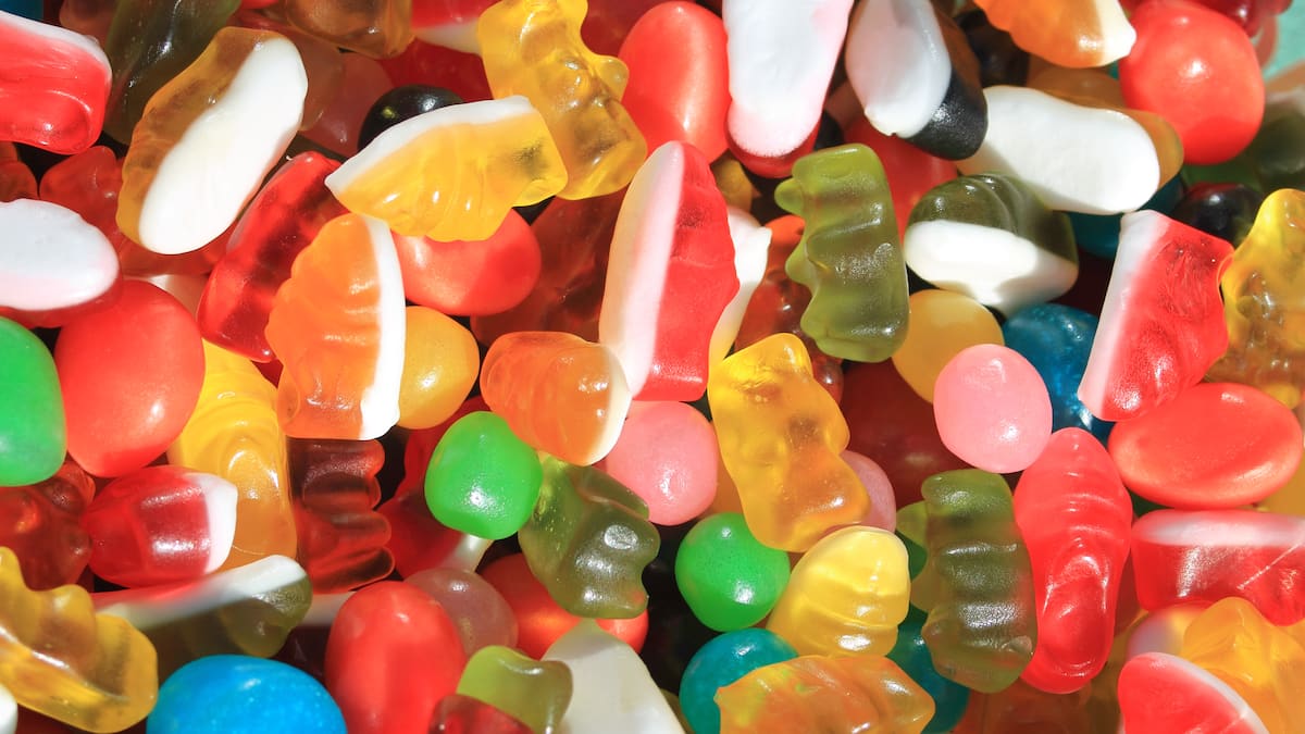 Bonbons aux sédatifs: un homme inculpé au Royaume-Uni pour avoir empoisonné des enfants