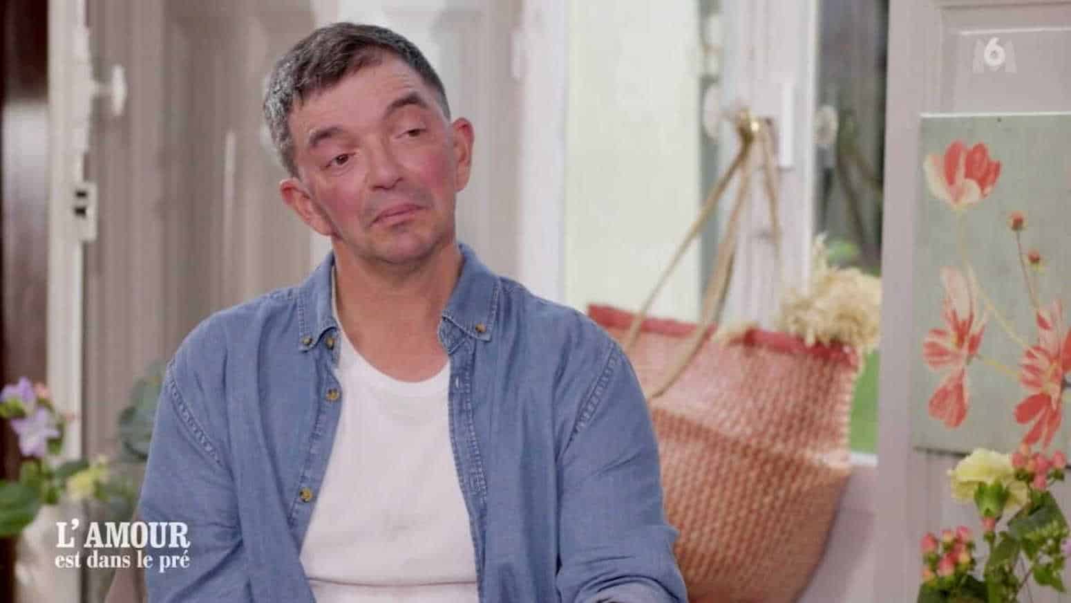 Antoine (L’amour est dans le pré) enchaine les déconvenues : après l’éviction de l’émission, une vache lui fonce dessus
