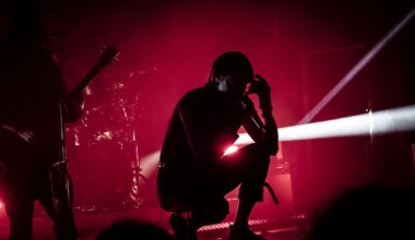 Bad Omens fait appel à une star de Sons Of Anarchy pour ses vidéos teaser