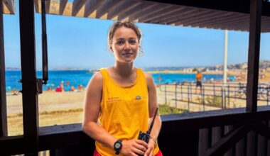 Marseille offre des formations gratuites de maîtres-nageurs aux jeunes pour sécuriser ses plages et ses piscines