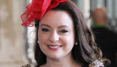 La princesse Victoria Romanovna au mariage de Maria Francisca de Bragance et Duarte de Sousa Araújo Martins à Mafra le 7 octobre 2023.
