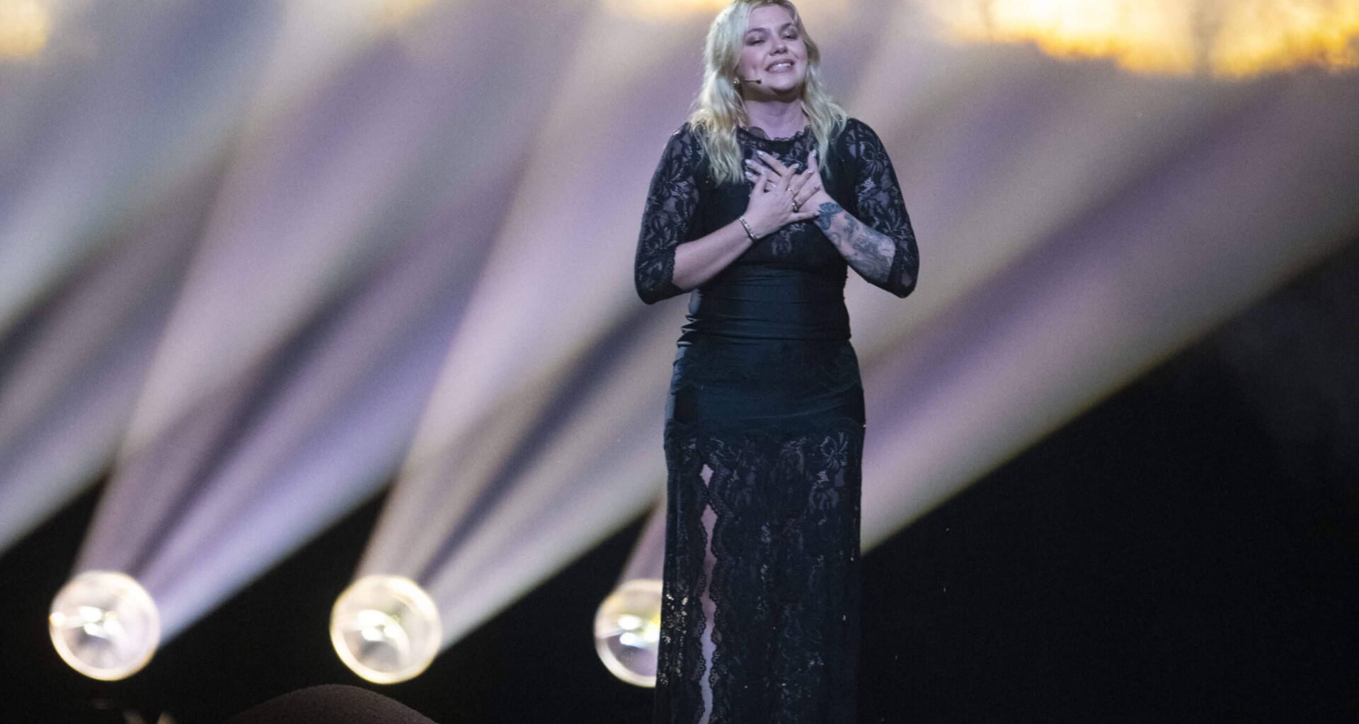 Louane : en vacances à Saint-Tropez, la chanteuse se dévoile en bikini sur Instagram, les internautes subjugués