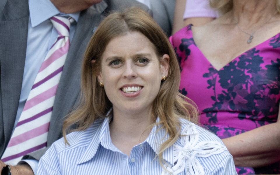 En juin 2025, Beatrice d'York dans la Royal Box du central de Wimbledon.