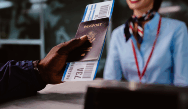 L’Union européenne a annoncé mercredi 30 juillet la mise en place du contrôle automatisé à ses frontières, qui doit à terme remplacer le tampon manuel sur les passeports - Crédits : wundervisuals / iStock