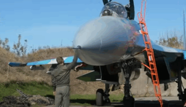 Guerre en Ukraine : c’est quoi les missiles leurres ADM-160 Mald utilisés pour tromper l’ennemi lors de frappes combinées ?