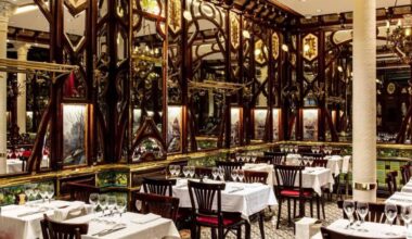 Cette superbe brasserie Art Nouveau fait vibrer Saint-Germain-des-Prés