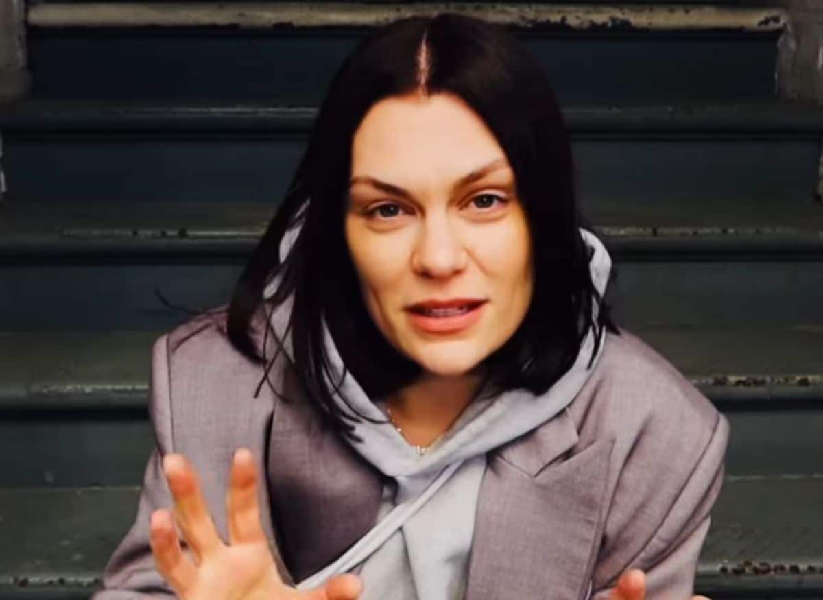 Jessie J : hospitalisée d’urgence six semaines après son opération du cancer du sein