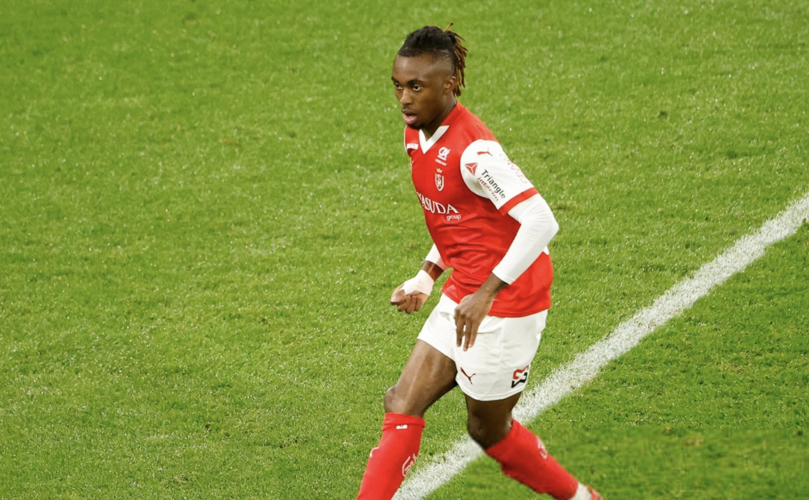 Valentin Atangana va signer au Racing — Alsa'Sports