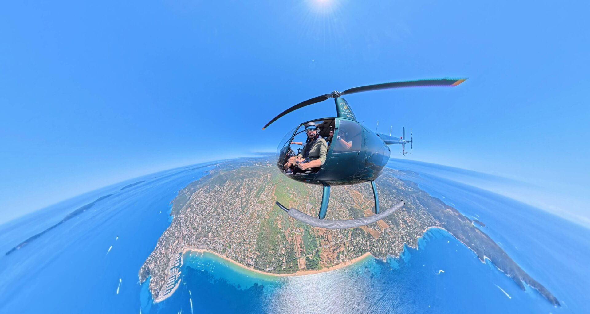 Ce photographe capture Cavalaire depuis le ciel... et découvre la forme d'une tortue