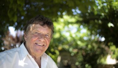 "Pourquoi Disneyland Paris est ouvert tous les jours et pas le Louvre?": le sociologue Jean Viard plaide pour un meilleur étalement des flux touristiques et une régulation grâce à Internet