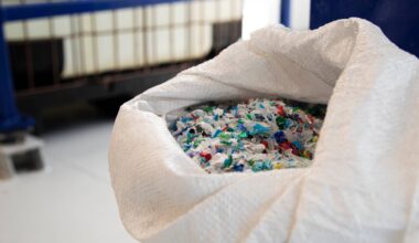 Au-dessus de Nice, cet atelier de recyclage du plastique, dénoncé par une pétition, est-il vraiment polluant? Des spécialistes décryptent...