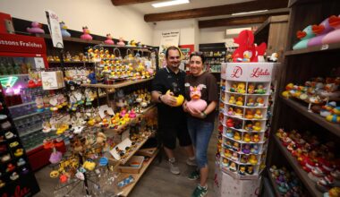 Ce commerce qui vend des canards de bain à Nice va devoir cesser son activité, on démêle l’imbroglio