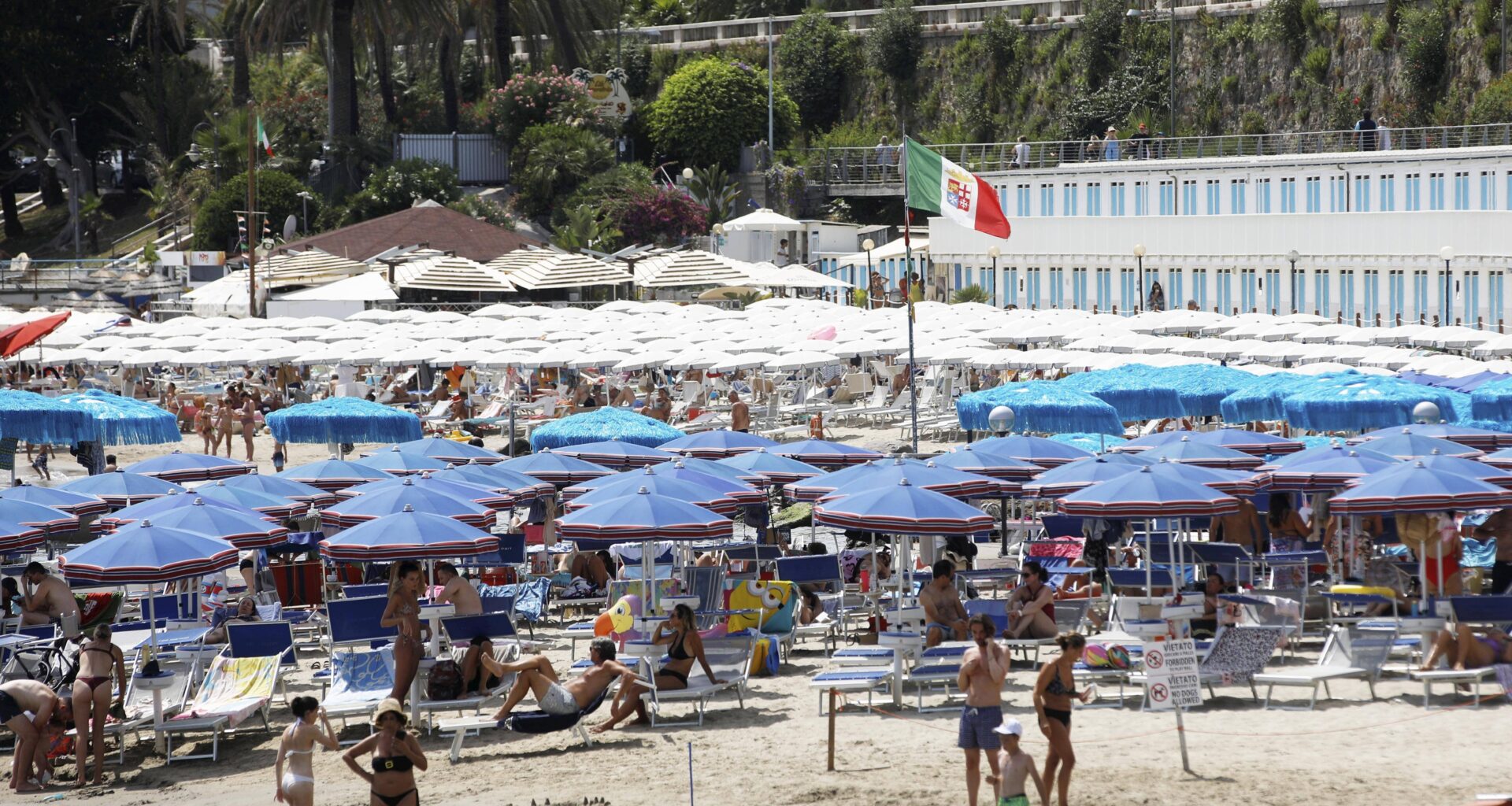 Des tarifs moins élevés, des endroits plus calmes: pourquoi ces Français choisissent l’Italie l’été?