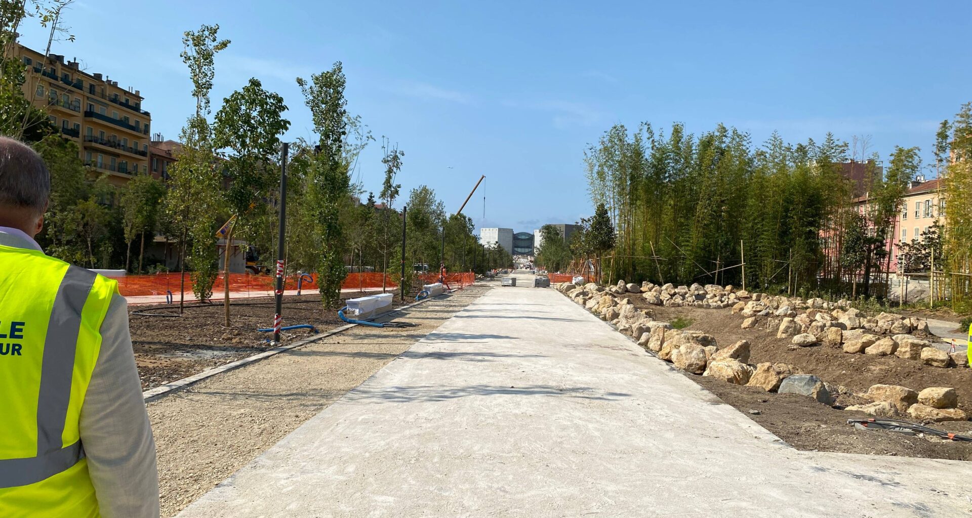 Six photos qui montent l’avancée du chantier de prolongement de la coulée verte à Nice